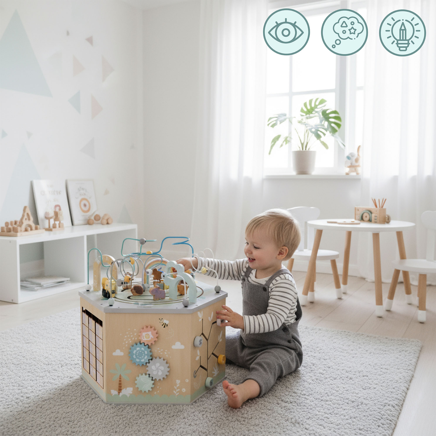 Grand cube éducatif en bois - un jouet Montessori avec un train magnétique et des boucles motrices