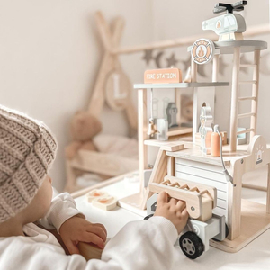 Caserne de pompiers en bois avec accessoires, pompiers