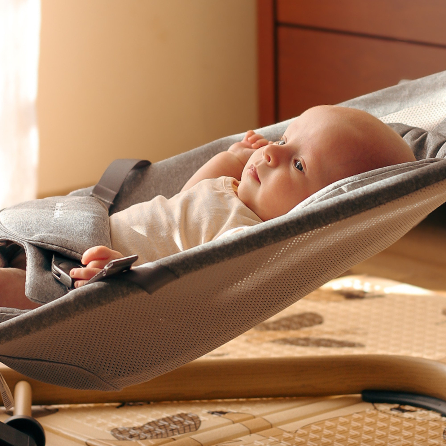 Fauteuil à bascule 2-en-1 Moby-Système LILY - gris