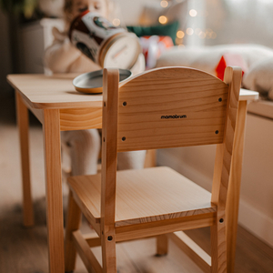 Table en bois et 2 chaises - ensemble pour enfants