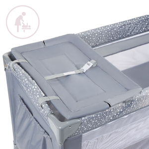 Lit parapluie / parc 2 niveaux avec table à langer, toit et matelas Happy Traveler BASIC PLUS - gris