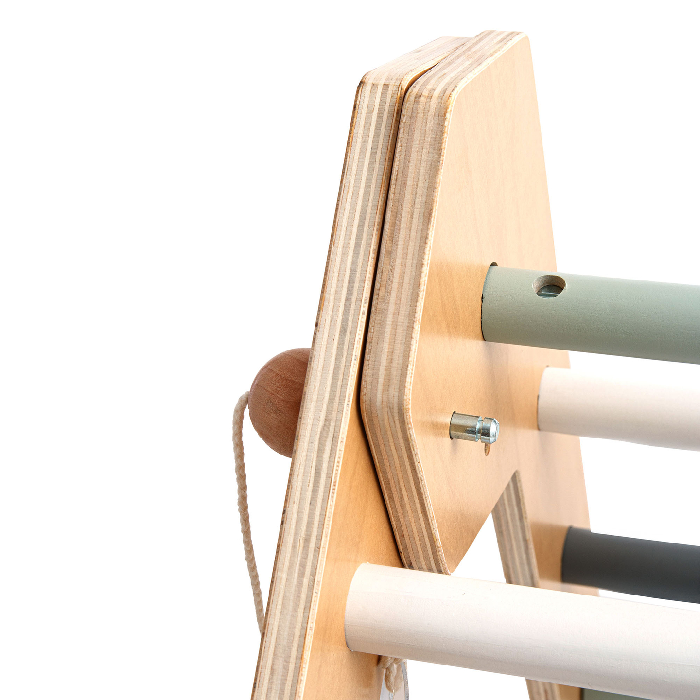 Aire de jeux intérieure en bois pour enfants - mur d'escalade, toboggan, arche d'escalade/bascule et triangle de Pikler