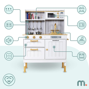 Cuisine blanche en bois avec accessoires et tablier