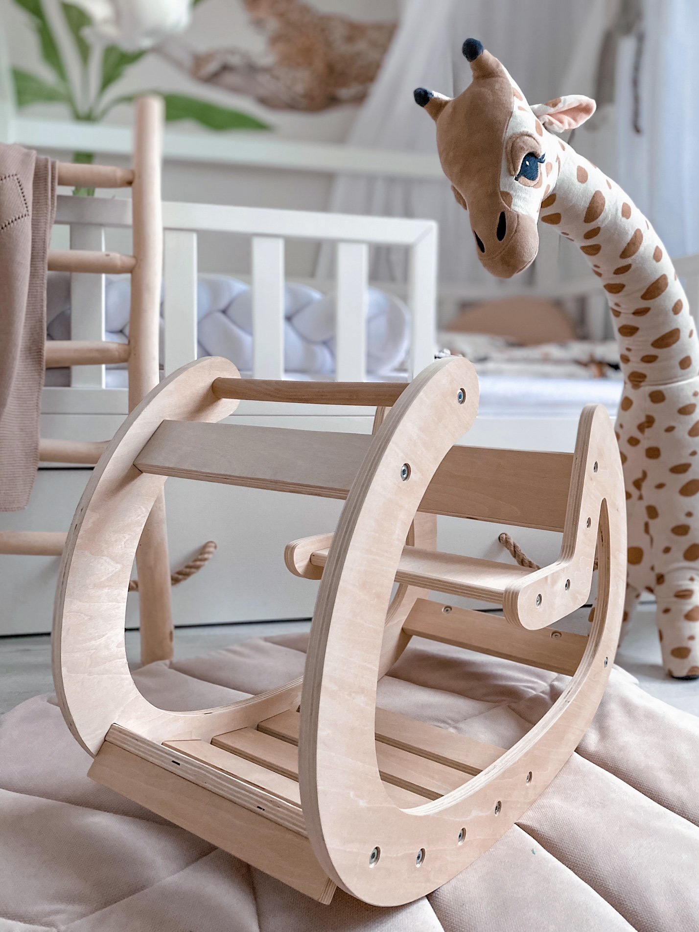 Rocker Montessori pour aire de jeux en bois - bois naturel - à partir de 12 mois.