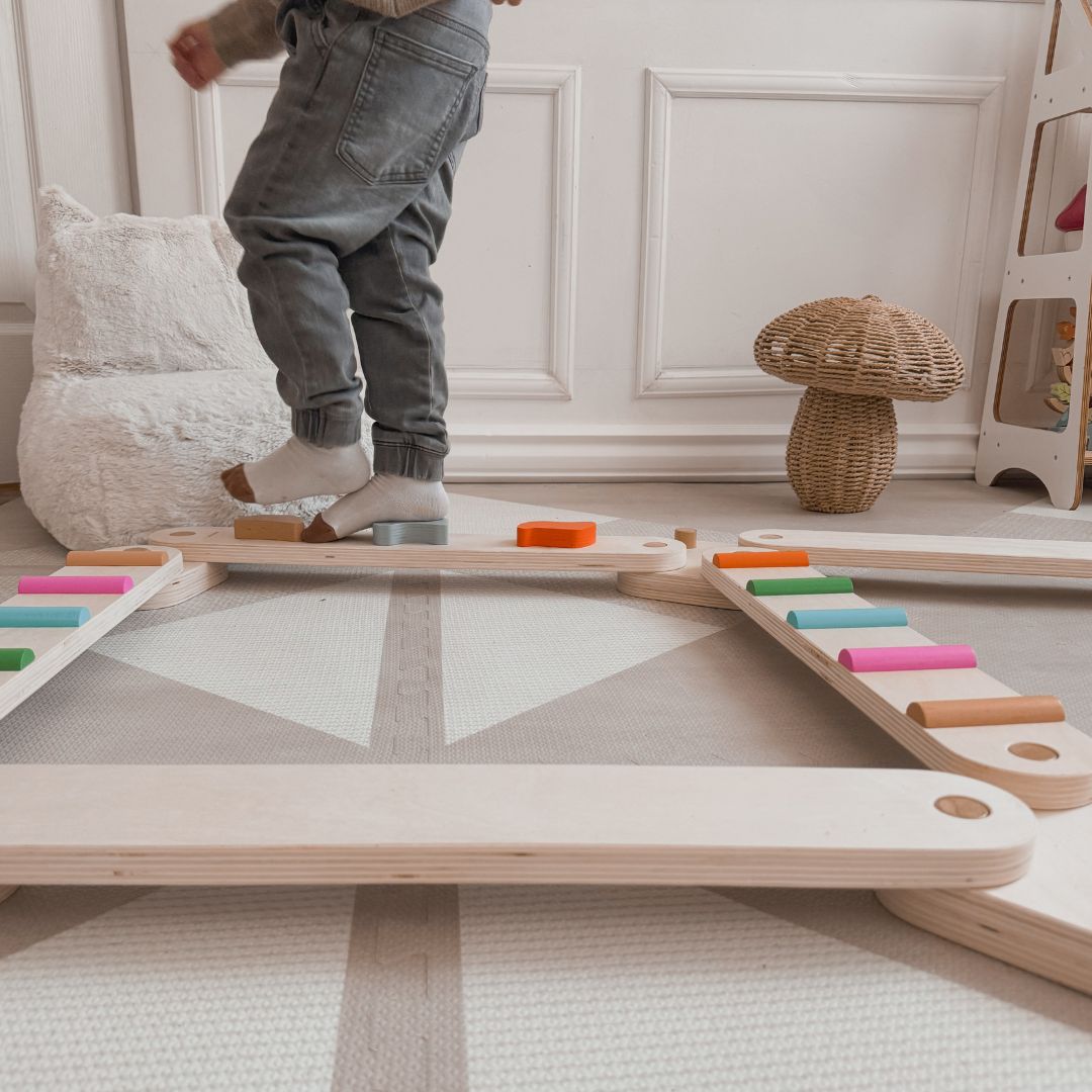 Piste d'équilibre en bois - parcours sensoriel - 14 éléments