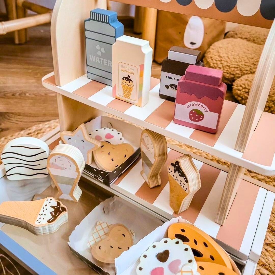 Boutique pliante en bois - café, pâtisserie avec accessoires
