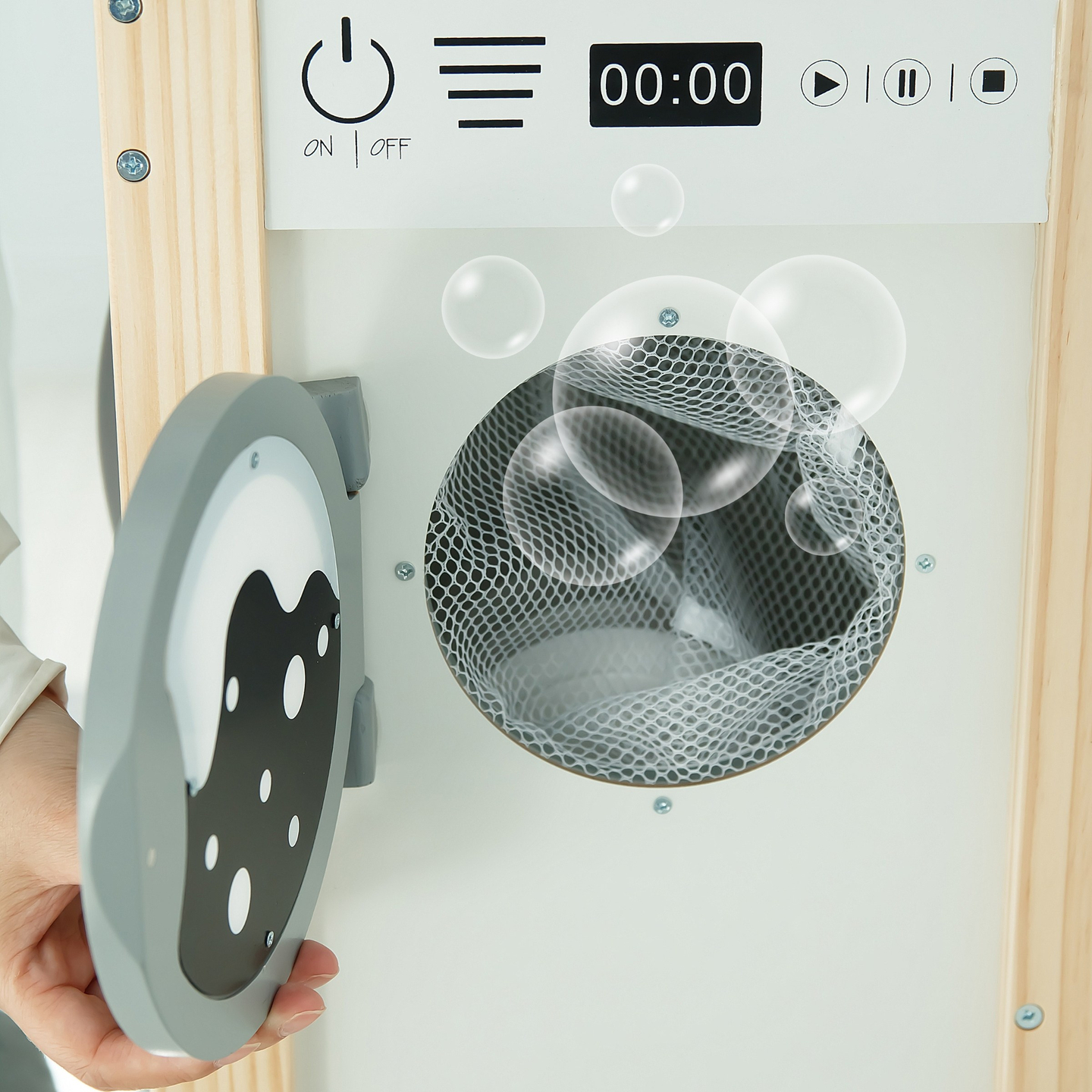 Cuisine interactive avec lave-linge, lave-vaisselle et tableau noir