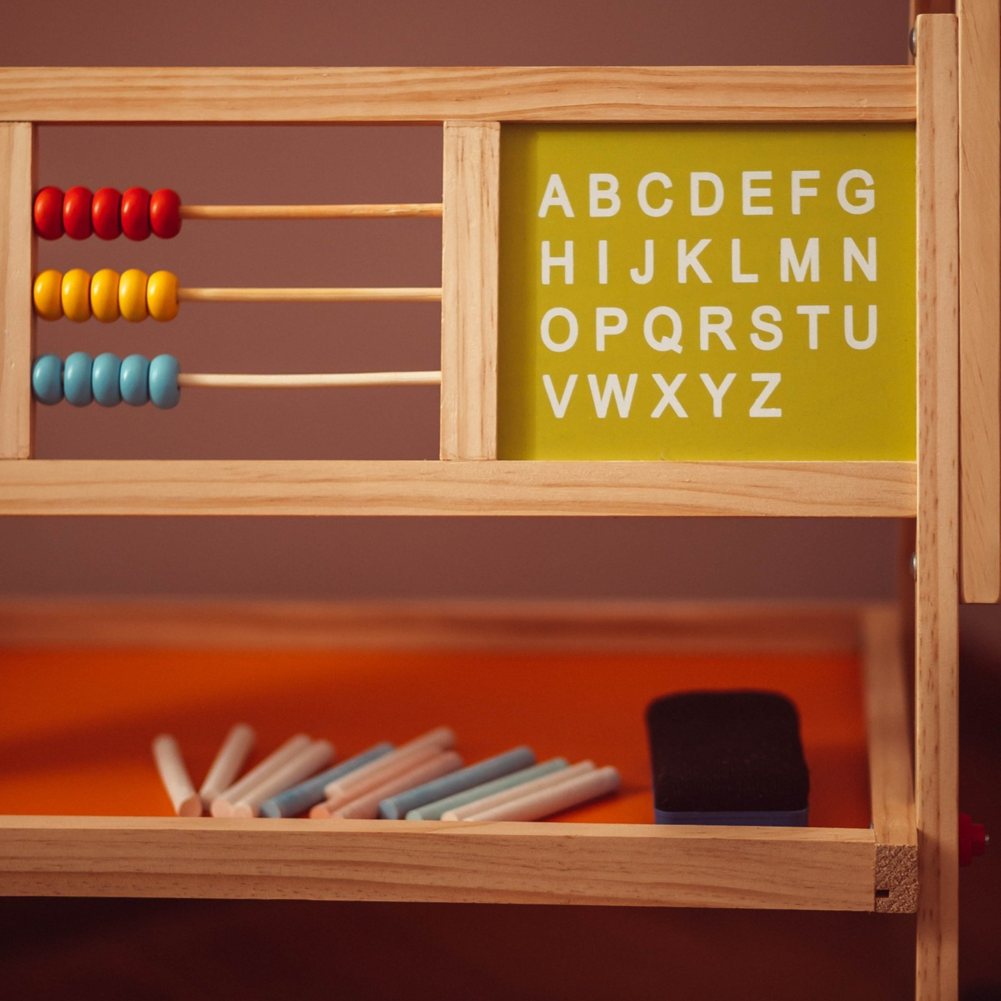 Grand tableau éducatif double face : magnétique et tableau noir - tableau effaçable à sec, en bois