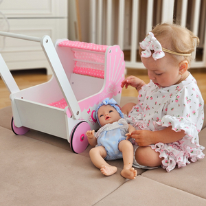 Chariot de poupées en bois