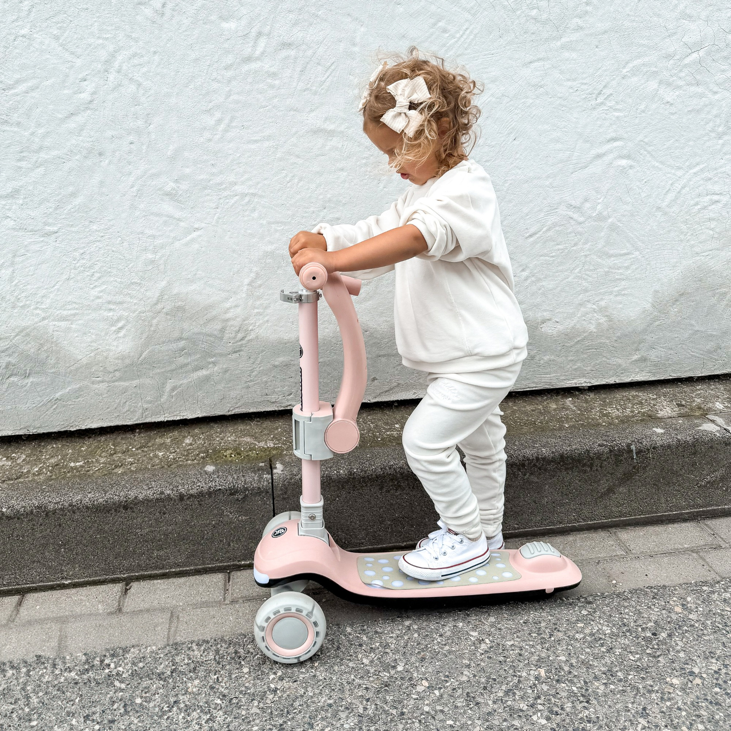 HyperMotion LUMI scooter d'équilibre 3-en-1 - plateforme éclairée et roues LED, couleur rose