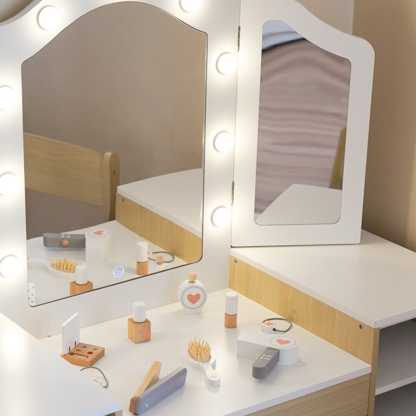 Table à langer en bois pour enfants avec chaise, accessoires et éclairage LED