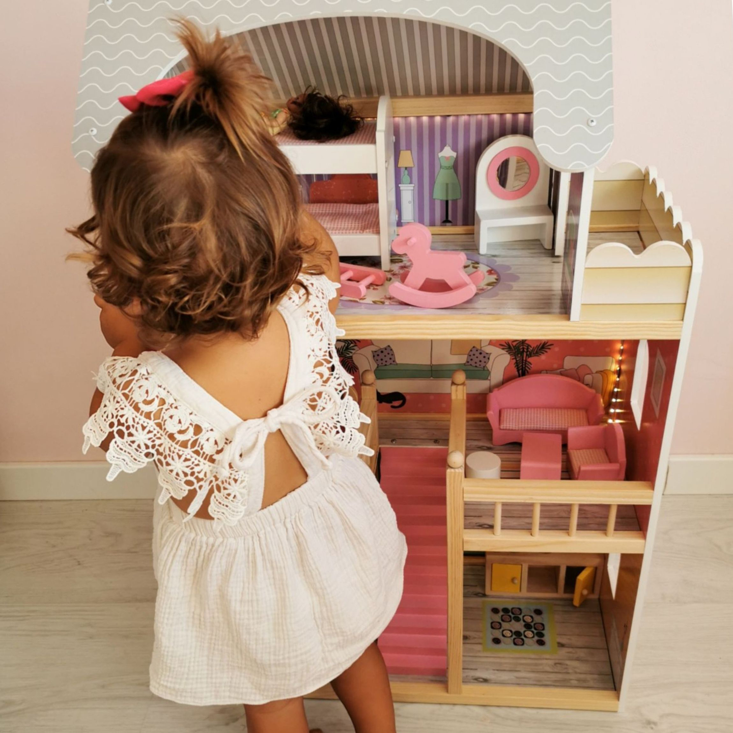 Grande maison de poupées en bois à 3 étages avec terrasse, ensemble de meubles et éclairage LED !