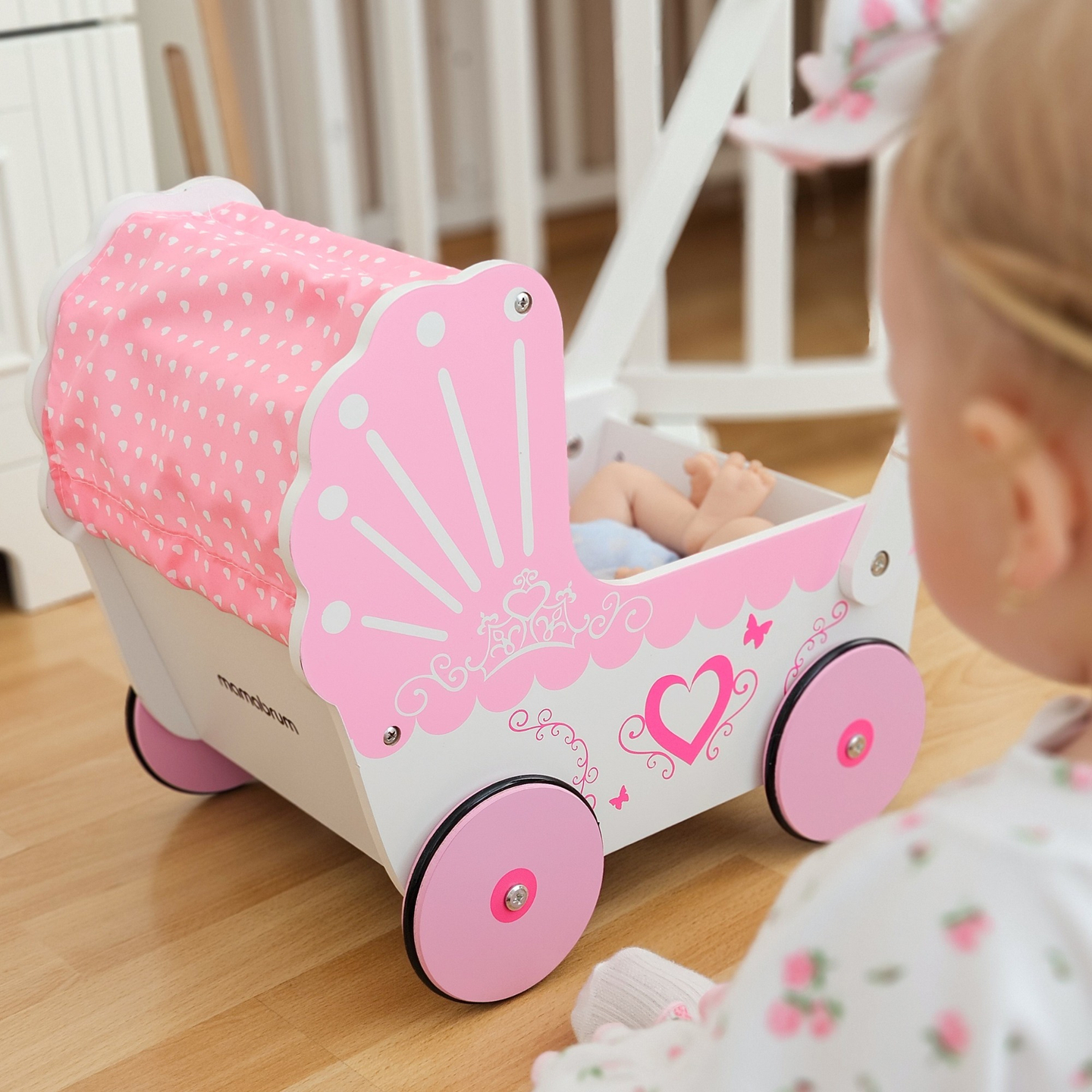 Chariot de poupées en bois