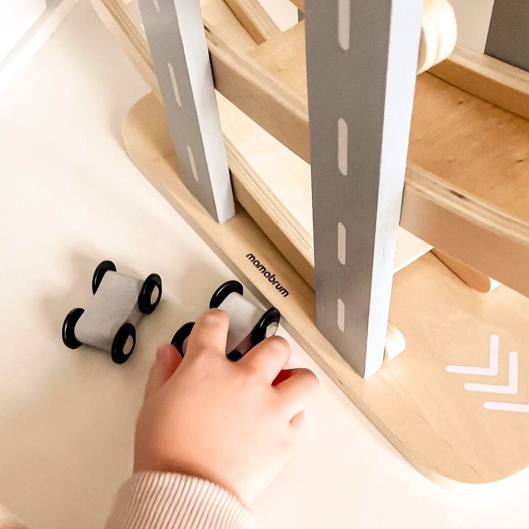 Piste en bois - toboggan pour voitures - 6 étages