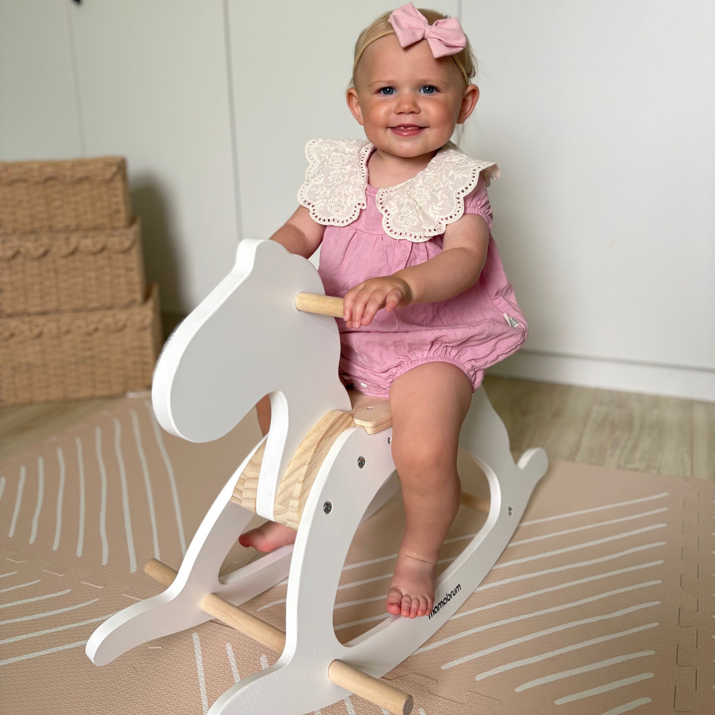 Cheval à bascule en bois - blanc - à partir de 12 mois.