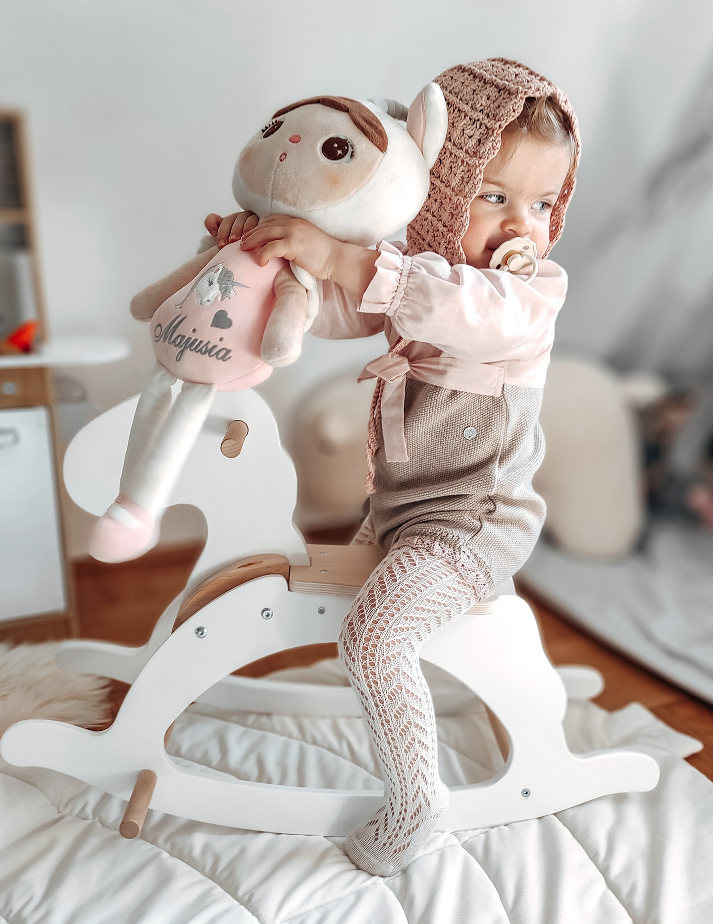 Cheval à bascule en bois - blanc - à partir de 12 mois.