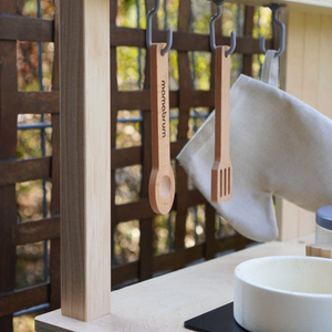 Cuisine de jardin en bois avec accessoires - boho naturel