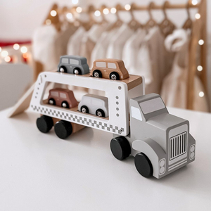 Camion-remorque en bois avec 4 voitures