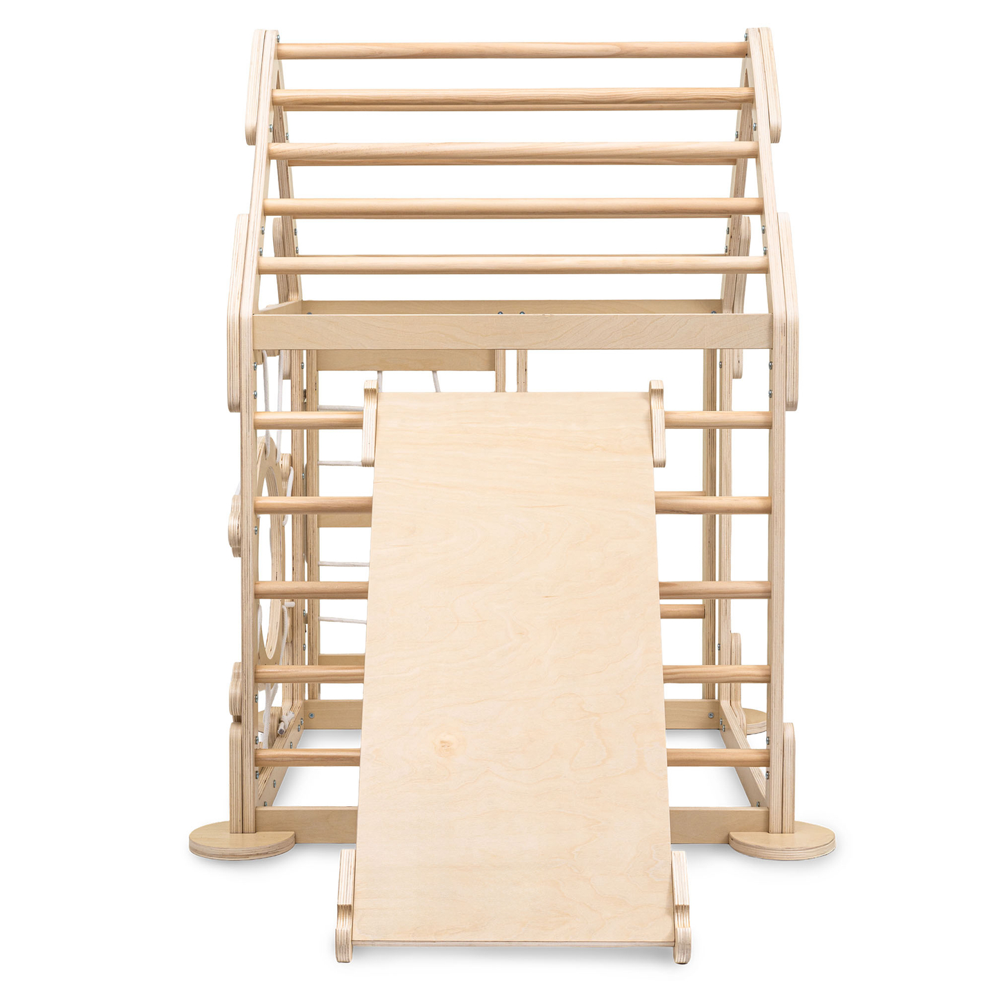 Aire de jeux intérieure en bois pour enfants - une maison avec échelles et toboggan