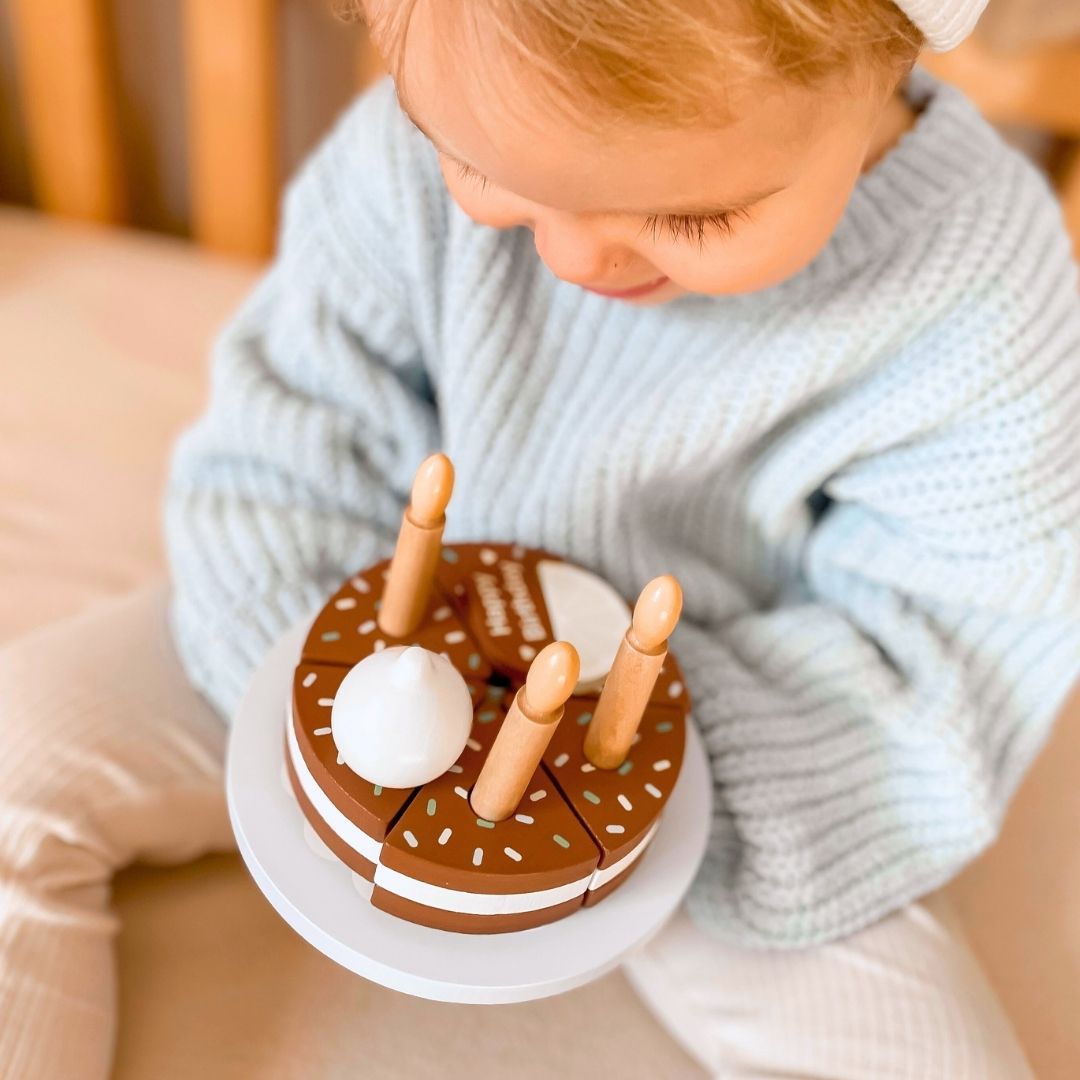 Gâteau d'anniversaire en bois à découper