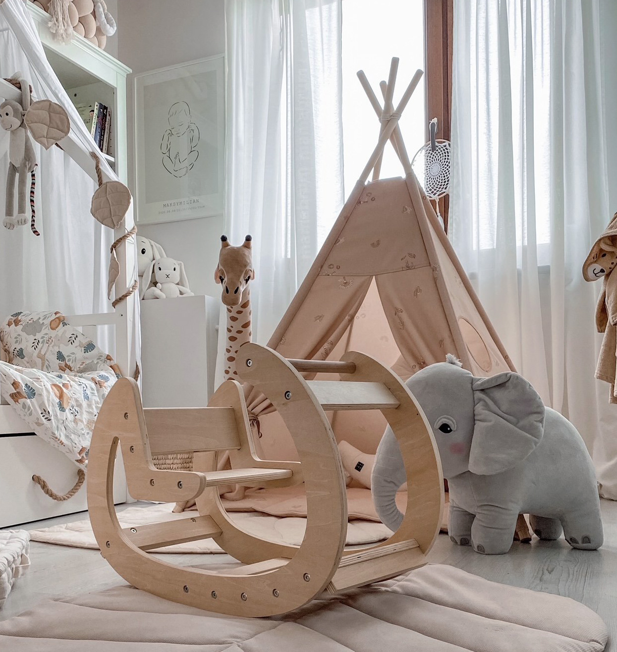 Rocker Montessori pour aire de jeux en bois - bois naturel - à partir de 12 mois.