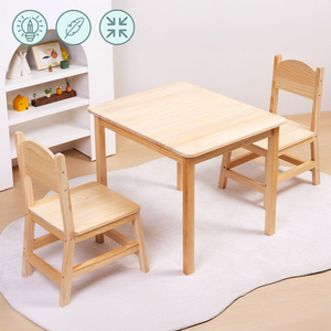 Table en bois et 2 chaises - ensemble pour enfants