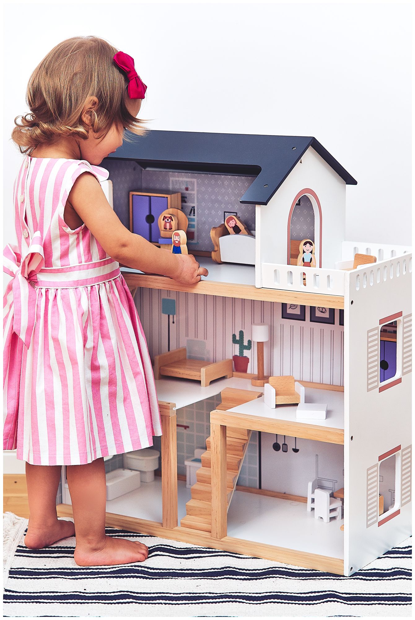 Maison de poupées en bois blanc avec accessoires 18 pcs.