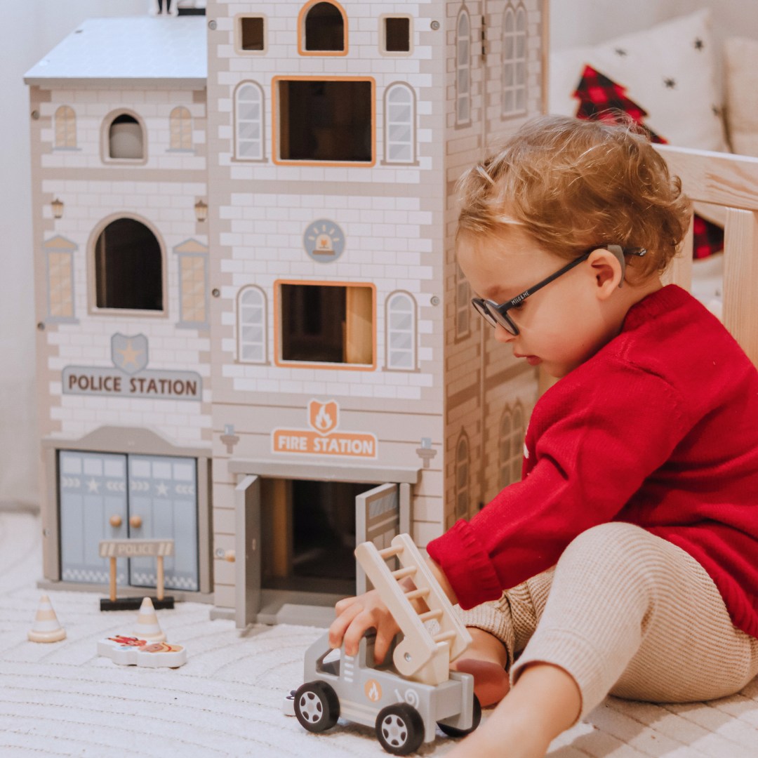 Grande caserne de pompiers pliante avec poste de police - ensemble en bois. Caserne de pompiers et poste de police avec accessoires.