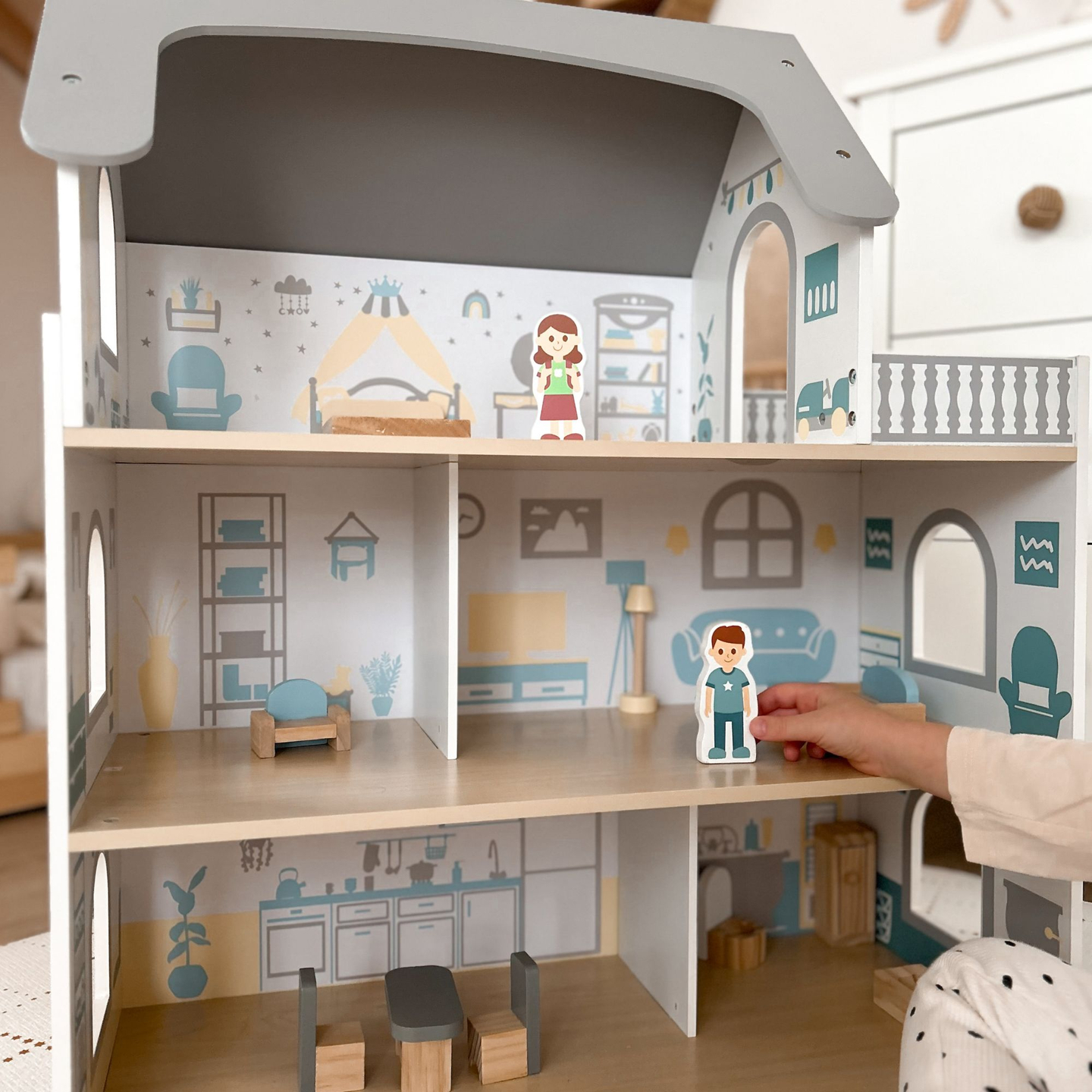 Maison de poupées en bois blanc avec terrasse et accessoires