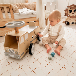 Bicyclette en bois, voiture, voiture avec des blocs
