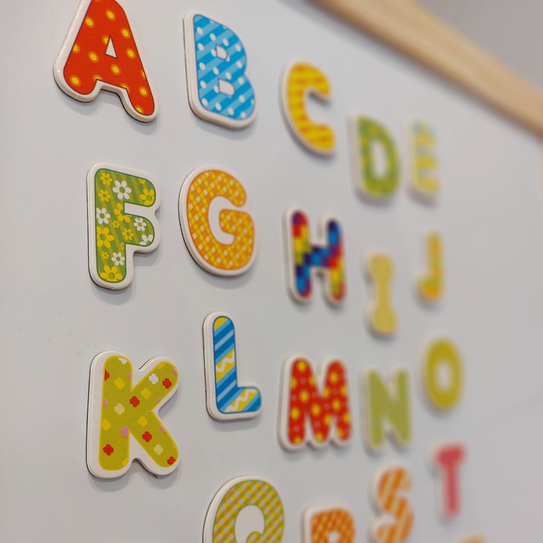 Grand tableau éducatif double face : magnétique et tableau noir - tableau effaçable à sec, en bois