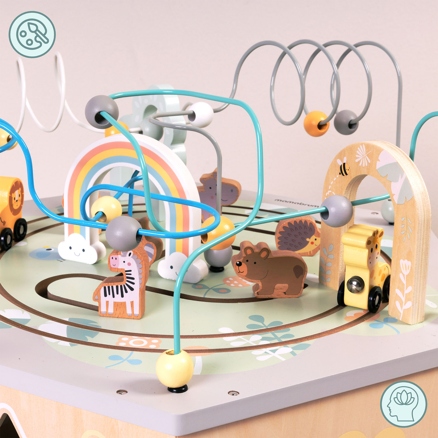 Grand cube éducatif en bois - un jouet Montessori avec un train magnétique et des boucles motrices