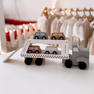 Camion-remorque en bois avec 4 voitures