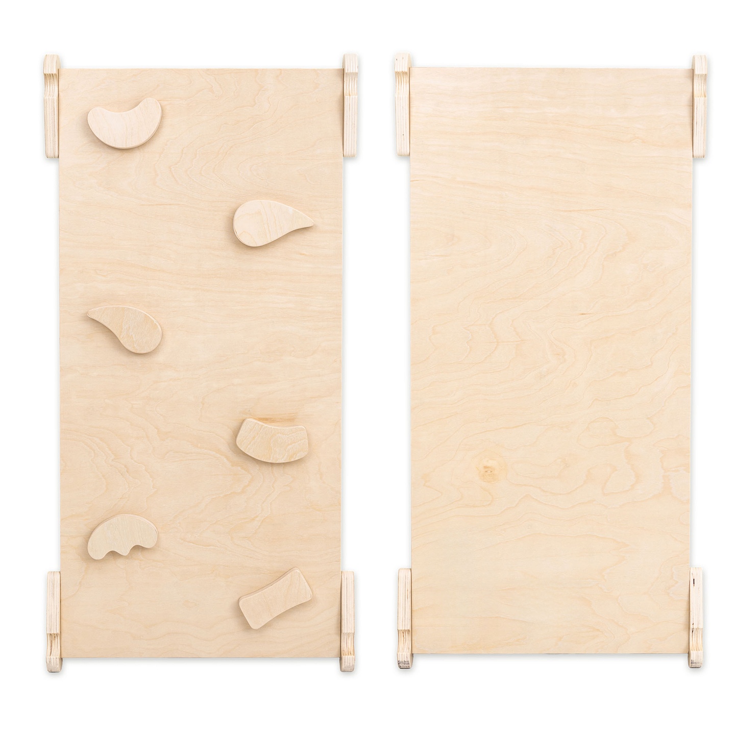 Aire de jeux intérieure en bois pour enfants - une maison avec échelles et toboggan