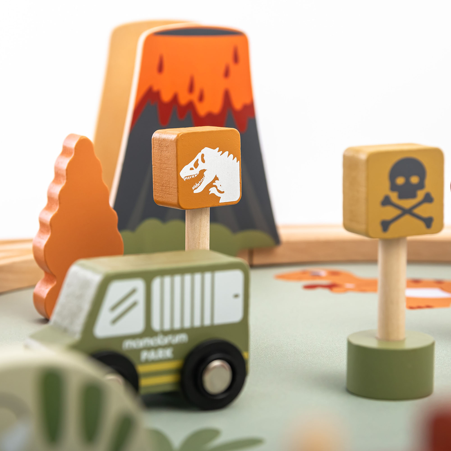 Train en bois Dino Park avec tapis antidérapant - dinosaures, train, rails, volcan, cloche