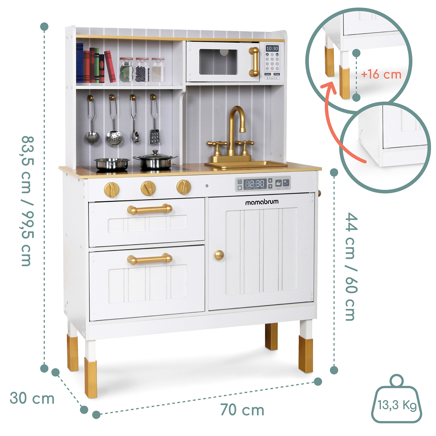 Cuisine blanche en bois avec accessoires et tablier