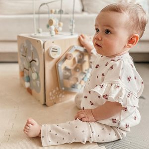 Grand cube d'activité en bois avec boucle - Montessori
