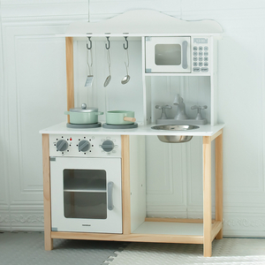 Cuisine en bois pour enfants avec micro-ondes