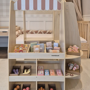 Grande boutique en bois pour enfants avec tableau noir - 91 pièces pour faire du shopping en toute simplicité !