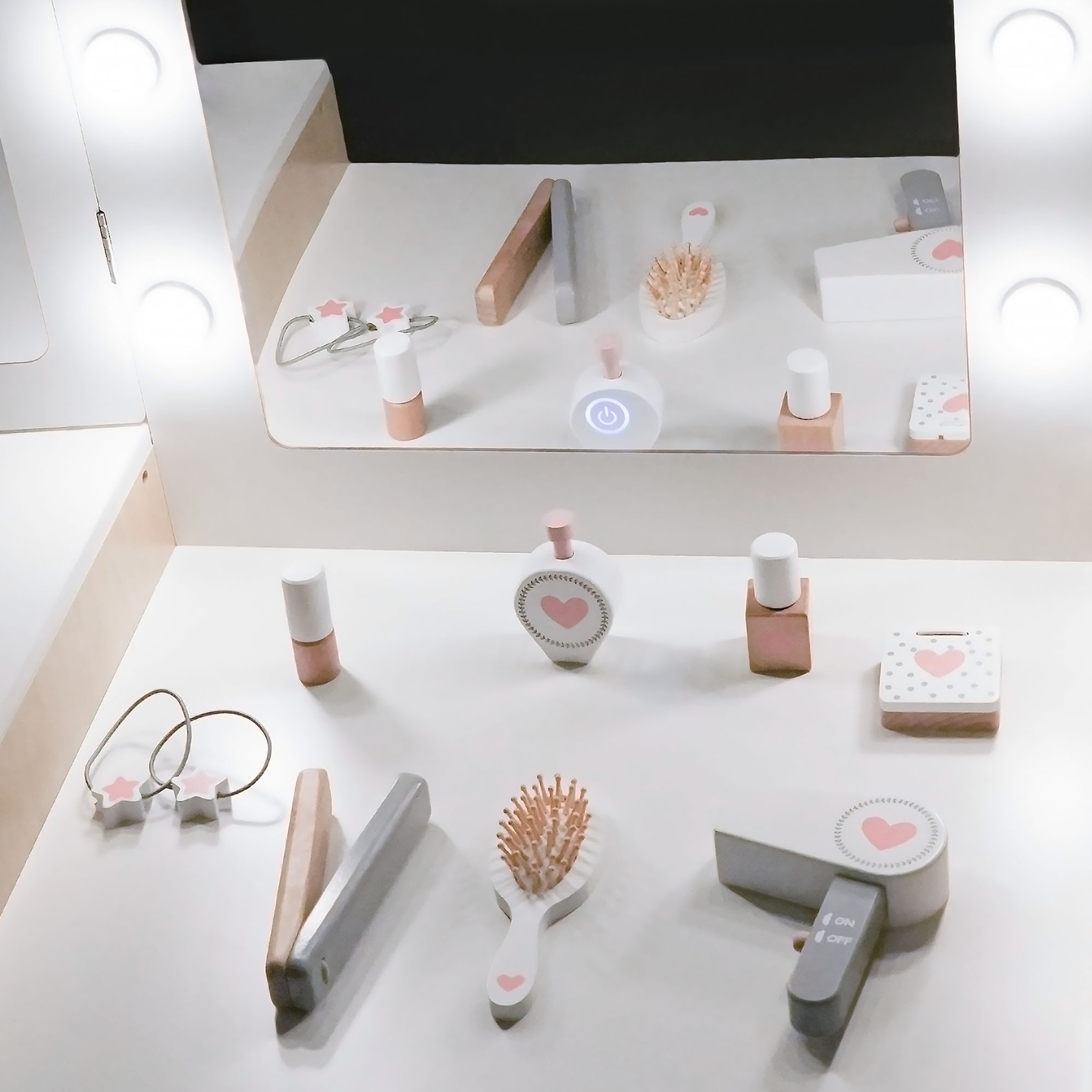 Table à langer en bois pour enfants avec chaise, accessoires et éclairage LED