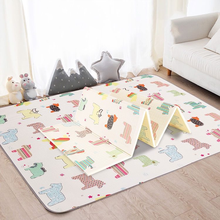 Tapis en mousse double face XXL - pliable 1 CM (forêt avec un ours en peluche et des chevaux)
