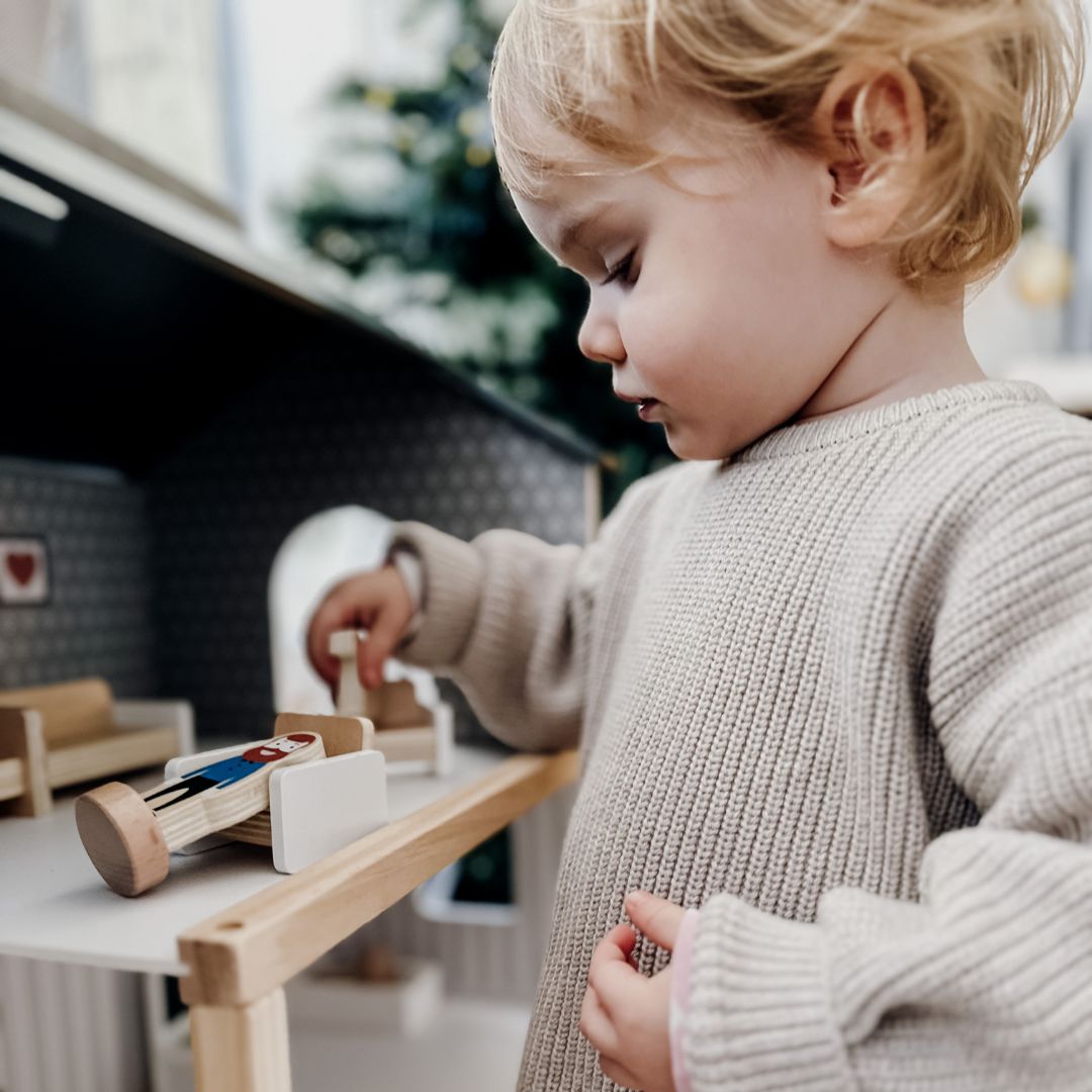 Maison de poupées en bois blanc avec accessoires 18 pcs.
